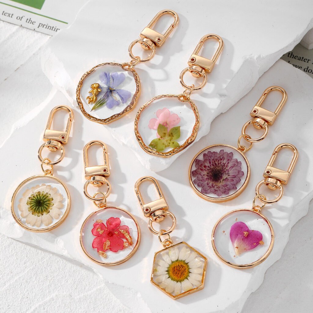 Capture a slice of nature with handcrafted resin keychain